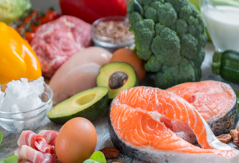 Dieta ‘low carb’ pode reduzir expectativa de vida, afirma estudo
